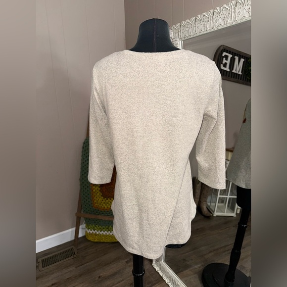 Clover + Pine • Fall Pumpkin Appliqué 3/4 Sleeve Sweater - Picture 6 of 8